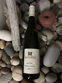 Mathern Riesling VOM FELS feinherb