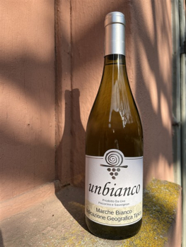 Terre di Serrapetrona UNBIANCO Pecorino / Sauvignon IGT
